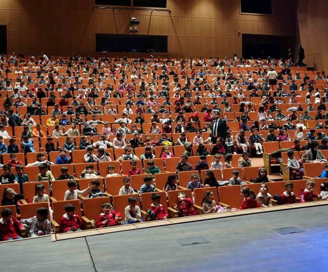 Şehitkamil'de 4. Çocuk Tiyatrosu Günleri başladı: 6-12 Nisan arası oyunlar sahneleniyor