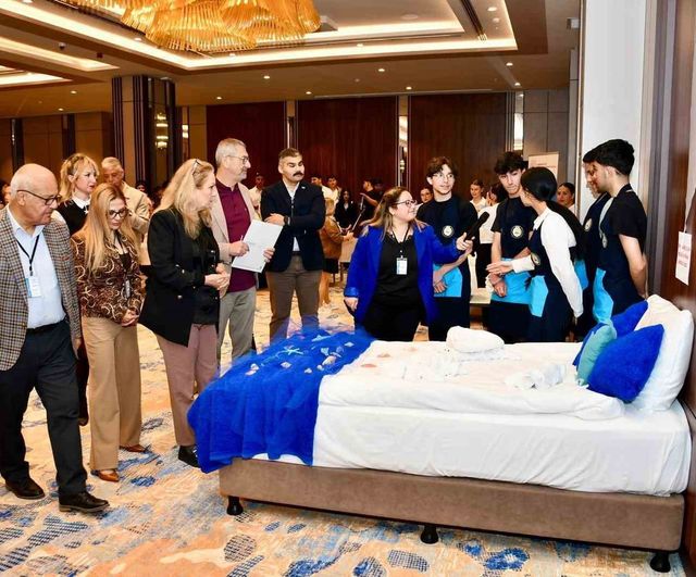 Silifke'de Turizm Öğrencileri 'En İyi Kat Hizmetleri' Yarışmasında Hünerlerini Sergiledi