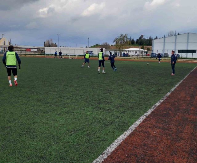 Söğütspor, Eşme Belediyespor Maçı Öncesi Hazırlıklarını Tamamladı