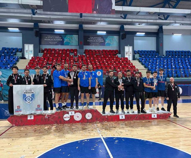 Sultangazi Belediyesi Masa Tenisi Takımı 1. Lig'e Yükseldi