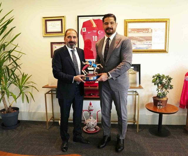 Taha Akgül’den TFF Başkan Vekili Mecnun Otyakmaz’a ziyaret