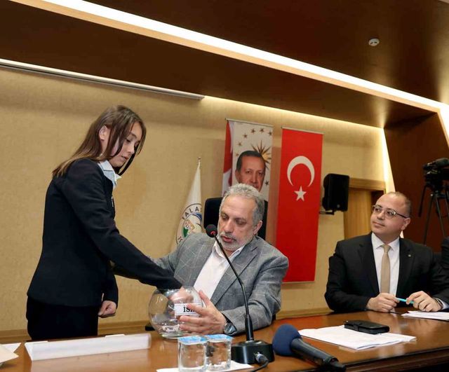 Talas'ta Menekşe Siteleri Kura Çekimi Noter Huzurunda Gerçekleşti