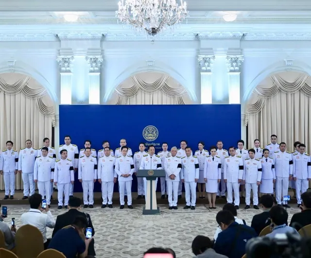 Tayland’da Anutin Charnvirakul liderliğindeki koalisyon kabinesi resmen göreve başladı