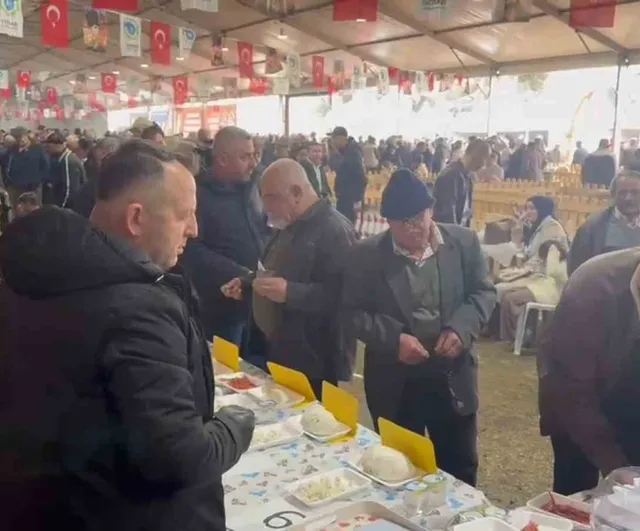 Tekirdağ'da küçükbaş hayvancılık festivalinde vatandaşlar en iyi keçi peynirini seçti