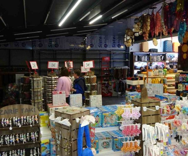 Titreyengöl'de aydınlatma sorunu esnaf ve turistleri zor durumda bıraktı