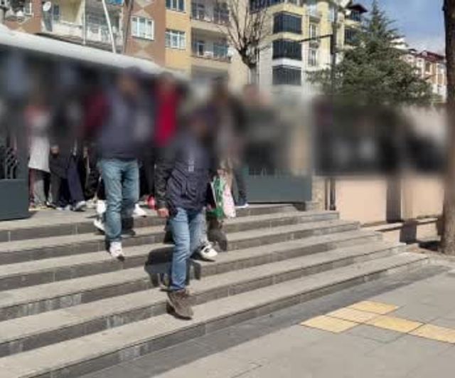 Tokat merkezli 12 ilde yasa dışı bahis operasyonu: 64 gözaltı, 40 adliyeye sevk