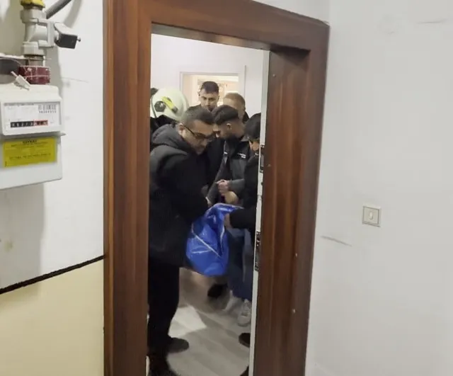 Tosya'da bacadaki yangına müdahale eden kişi çatıdan düşerek hayatını kaybetti