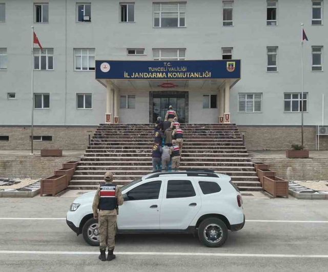 Tunceli'de kendisini polis ve savcı olarak tanıtan 3 şüpheli 2 milyon 5 bin TL dolandırmakla tutuklandı