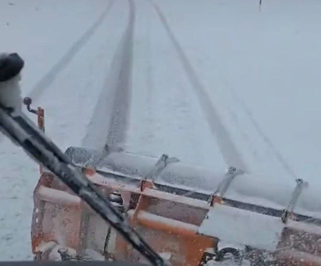 Tunceli ilçelerinde kar yağışı: İl Özel İdaresi yol açma çalışmalarını sürdürüyor