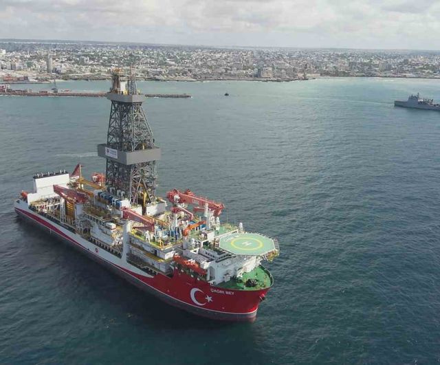 Türkiye'nin İlk Yurt Dışı Derin Deniz Sondajı İçin Çağrı Bey Mogadişu'dan CURAD-1'e Yola Çıktı