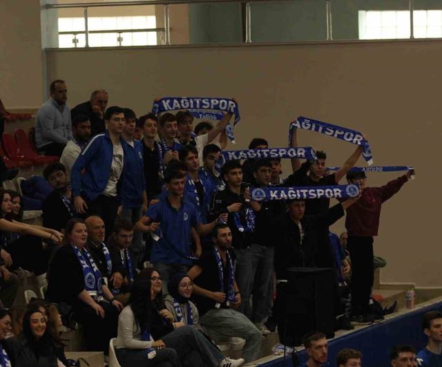 TVF Erkekler Voleybol 1. Ligi Yarı Finali: Kocaeli BŞB Kağıtspor 4-1 Arkasspor, Altın Setle Finale Yükseldi