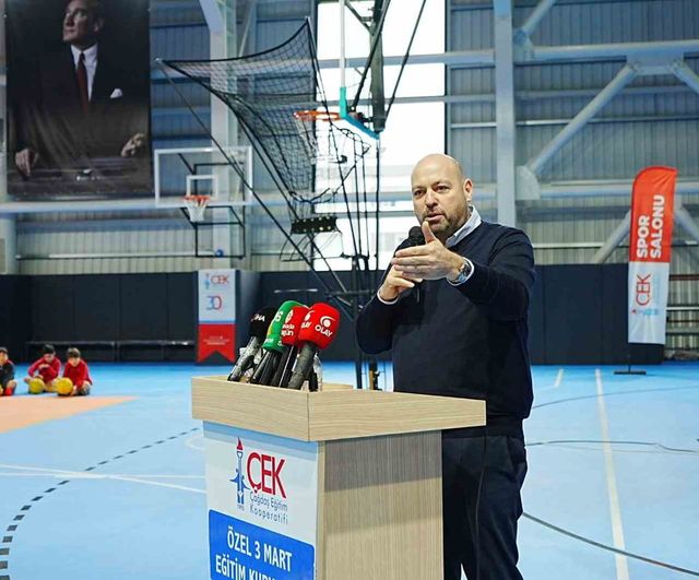Uludağ İçecek, Prof. Dr. Ayhan Kızıl anısına spor salonuna basketbol şut makinesi bağışladı