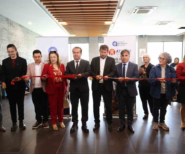 Uncalı ATASEM'in "Yeşil Vatan" Temalı Yıl Sonu Sergisi Konyaaltı'nda Açıldı