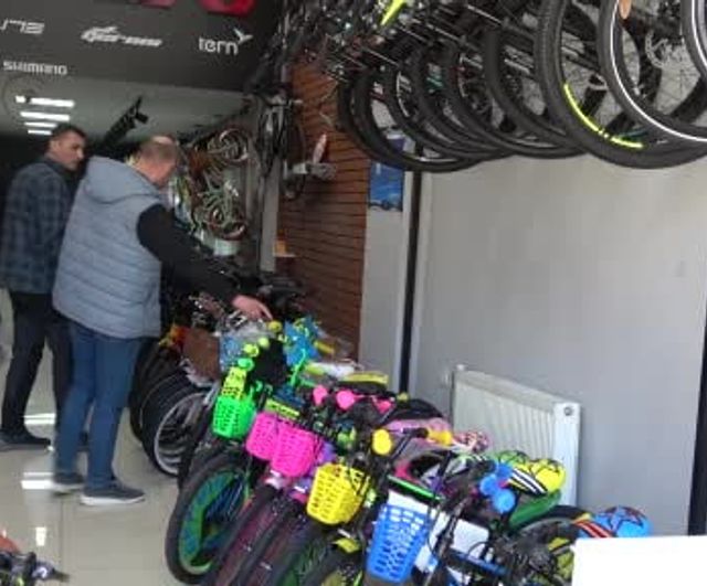 Van'da bahar ve yükselen yakıt maliyetleri bisiklet talebini artırdı