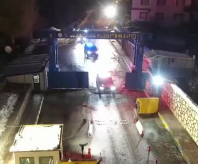Van ve Hakkari'de jandarma operasyonu: 446 kilogram uyuşturucu ele geçirildi, 8 şüpheli yakalandı