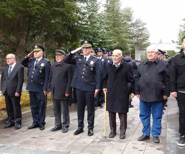 Yozgat Şehitliği'nde Türk Polis Teşkilatı'nın kuruluş yıldönümü anma töreni