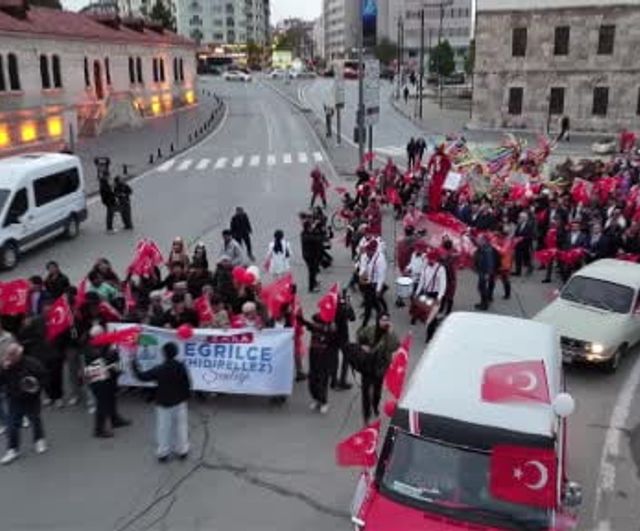 3. Sivas Uluslararası Film Festivali kortej yürüyüşüyle başladı