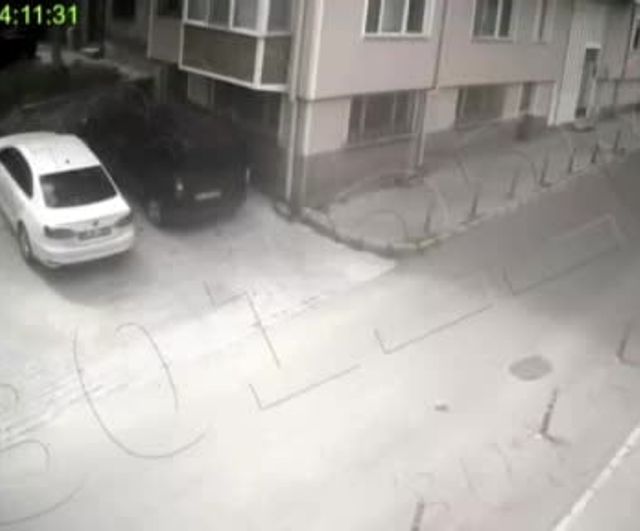 Afyonkarahisar'da Trafik Tartışması Kavgaya Dönüştü: Sürücü Gözaltına Alındı, 180 Bin TL Ceza ve 60 Gün Trafikten Men