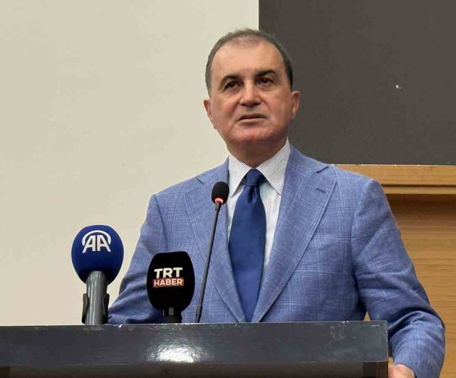AK Parti Sözcüsü Ömer Çelik: Türkiye çevresindeki krizlere rağmen 'dünyanın barış adası'