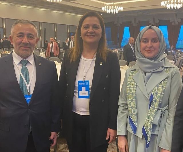 AK Parti'ye geçen Afyonkarahisar Belediye Başkanı Burcu Köksal'e ilk tebrik Bilecik'ten