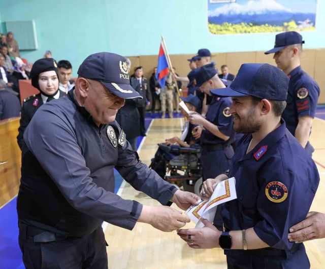 Aksaray'da 40 özel genç bir günlük temsili askerlik heyecanı yaşadı