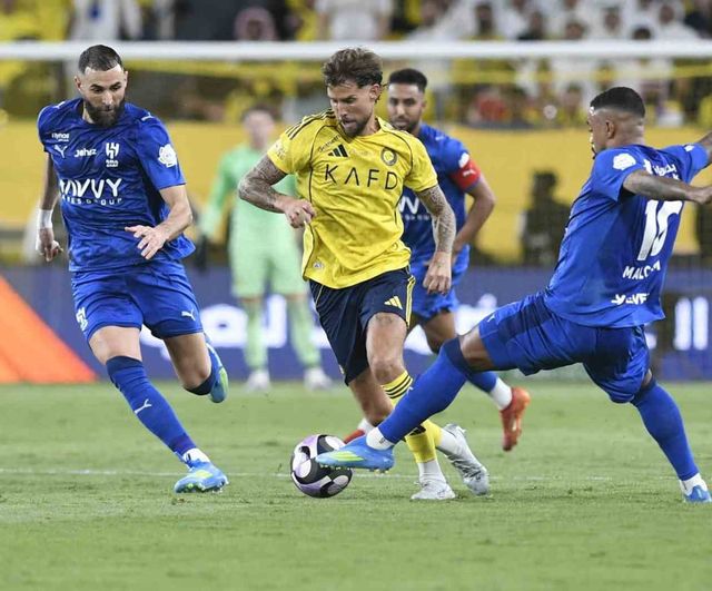 Al Nassr-Al Hilal derbisi 90+8'de gelen golle 1-1 sona erdi