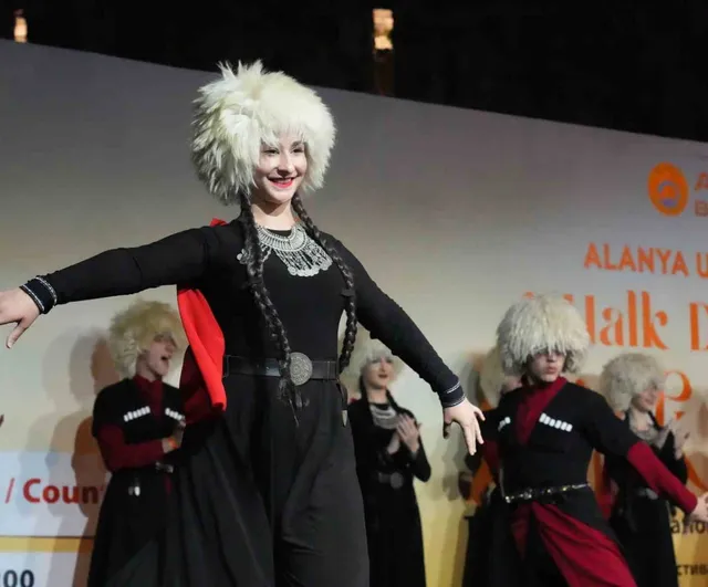 Alanya’da 4. Uluslararası Halk Dansları ve Müzik Festivali 7 ülkeden 1200 katılımcıyla tamamlandı