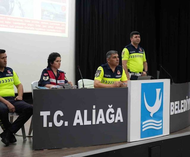 Aliağa'da belediye personeline yönelik trafik güvenliği ve şiddetle mücadele semineri