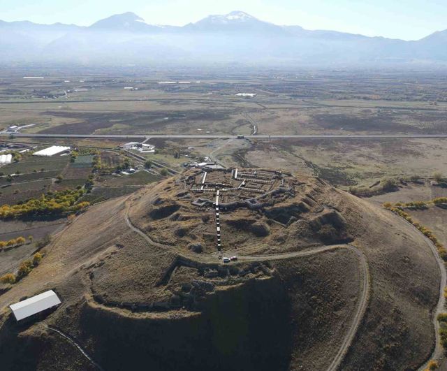 Altıntepe Kalesi: Urartu'dan Bizans ve Osmanlı'ya Uzanan Çok Katmanlı Yerleşim