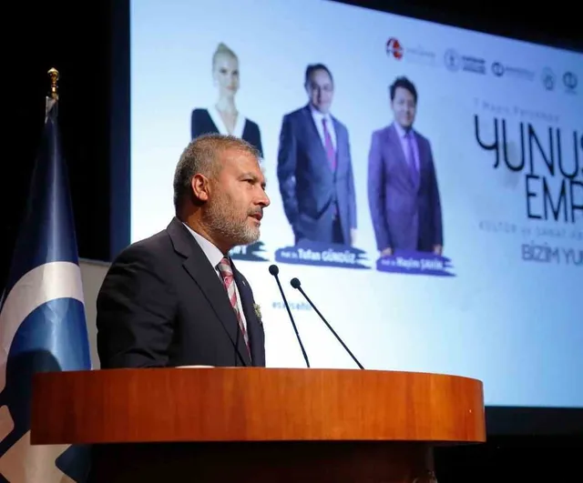 Anadolu Üniversitesi'nde 'Bizim Yunus' Söyleşisi: Yunus Emre'nin Hayatı ve Evrensel Mesajları Ele Alındı