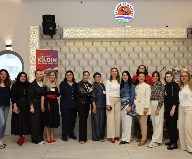 Atakum Belediyesi Anneler Günü'nü atölye, futbol turnuvası ve canlı müzikle kutladı