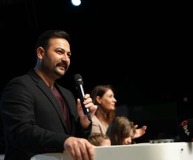 Ataşehir'de 19 Mayıs coşkusu: Fener alayı, konser ve spor etkinlikleri