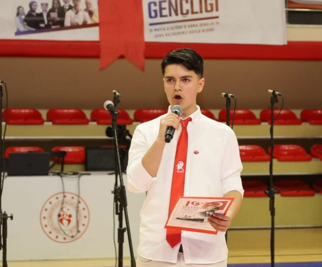 Bafra'da 19 Mayıs Atatürk'ü Anma, Gençlik ve Spor Bayramı'nın 107. yılı törenlerle kutlandı