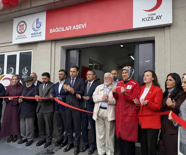 Bağcılar'da günlük 5 bin kişiye hizmet verebilen Mahmutbey Aşevi açıldı