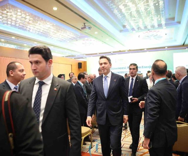 Bakan Bayraktar: 2026 yılı 'rüzgarın yılı' olacak — YEKA ile 1.500 MW rüzgâr, ilk offshore adımı