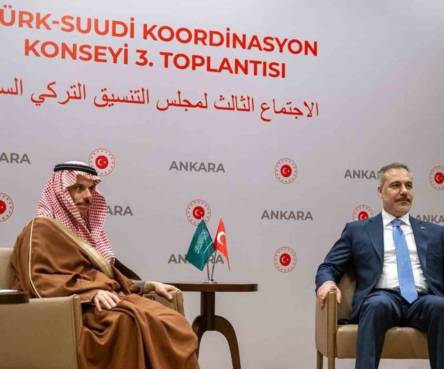 Bakan Fidan, Türk-Suudi Koordinasyon Konseyi Üçüncü Toplantısı kapsamında Prens Faysal bin Ferhan Al-Suud ile görüştü