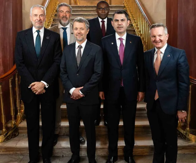 Bakan Murat Kurum, Kopenhag’da Danimarka Kralı X. Frederik ile Görüştü