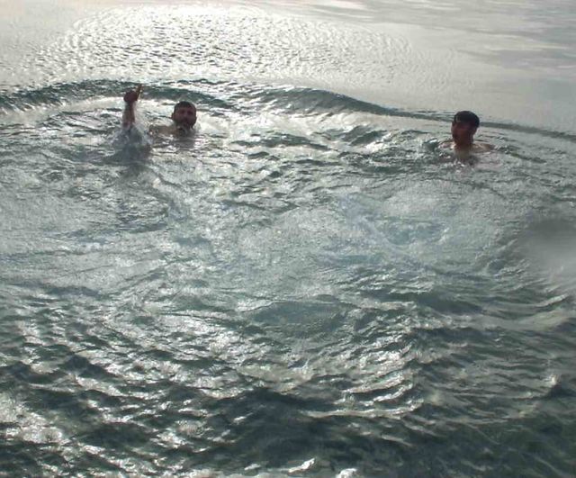 Balıkesir Burhaniye'de deniz sezonu açıldı, Ören sahili doldu