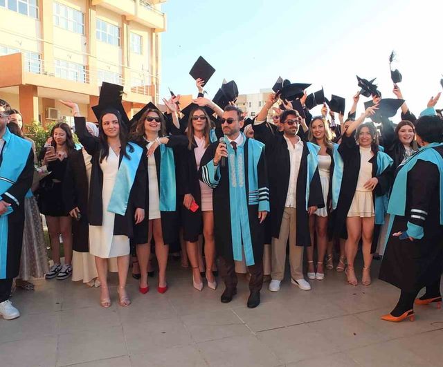 Balıkesir Burhaniye'de Uygulamalı Bilimler Fakültesi ilk mezunlarını verdi: 264 öğrenci mezun oldu