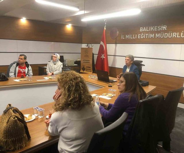 Balıkesir Öğretmen Akademileri'nde Kemal Tahir: "Gerçekçi Bir Yazar" sunumu