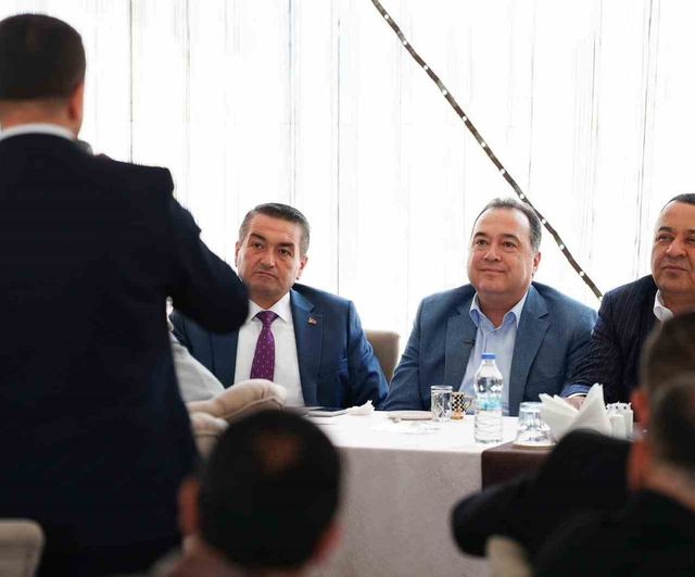 Başkan Besim Dutlulu Saruhanlı’da Toplu Ulaşım Esnafıyla Buluştu: Yıllık 1,2 Milyar Lira Destek Vurgusu