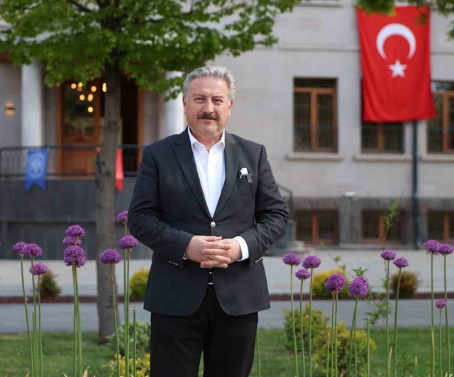 Başkan Palancıoğlu'ndan 10 Mayıs Anneler Günü mesajı: 'Annelerimiz kalplerimizin huzuru, güvenli limanlarımız'