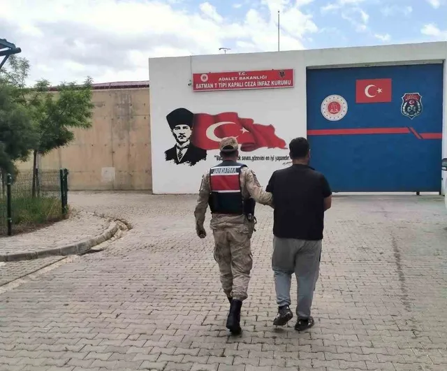 Batman'da 14 yıl 8 ay kesinleşmiş hapis cezası bulunan şüpheli jandarma tarafından yakalandı
