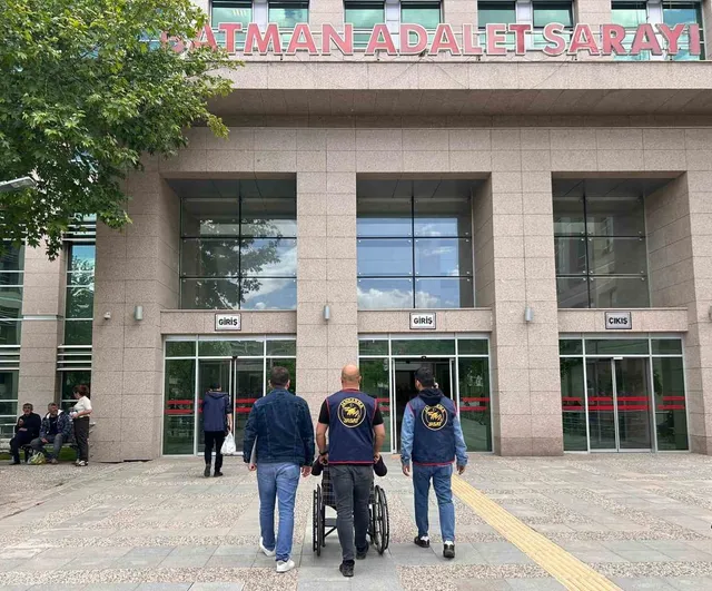 Batman'da 50 yıl kesinleşmiş hapis cezası bulunan E.K., yaşlı bakımevinde yakalandı