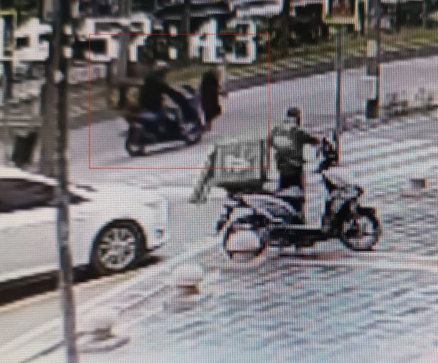 Batman'da yaya geçidinde motosiklet çarpması: Güvenlik kamerası görüntüleri yayınlandı