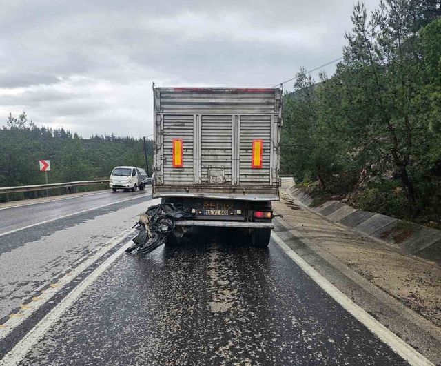 Bilecik Gülümbe rampalarında tır ile otomobil çarpıştı: 1 yaralı