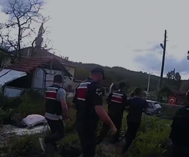 Bilecik'te 18 yıl 9 ay hapis cezasıyla aranan şüpheli jandarmaya yakalandı