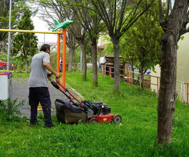 Bilecik’te Park ve Bahçeler Müdürlüğü yaza hazırlık çalışmalarını sürdürüyor