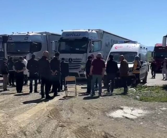 Bolu'da dinlenme tesisinde park halindeki tırda 22 yaşındaki genç ölü bulundu