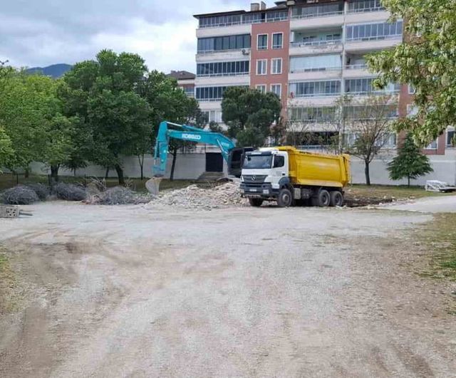 Buldan Şehir Stadı’nda yenileme çalışmaları hızlandı; soyunma odalarının yıkımına başlandı